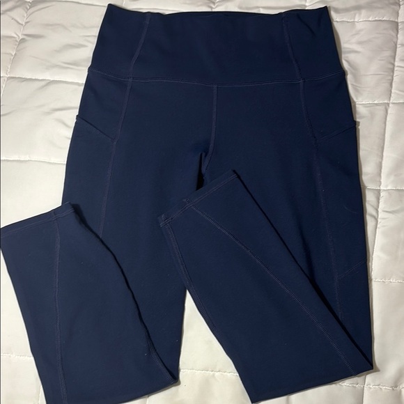Fabletics Oasis Pureluxe
High-Waisted Pocket Navy Capri Leggings - Picture 2 of 12